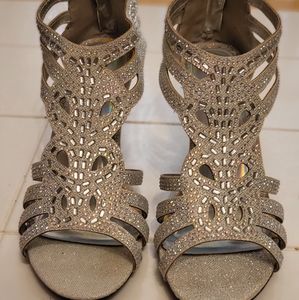 Enzo Romeo awesome rhinestone small heel shoes size 7.5